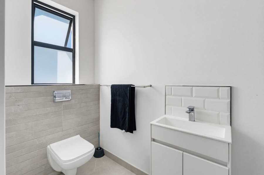 4 Bedroom Property for Sale in Sandown Western Cape